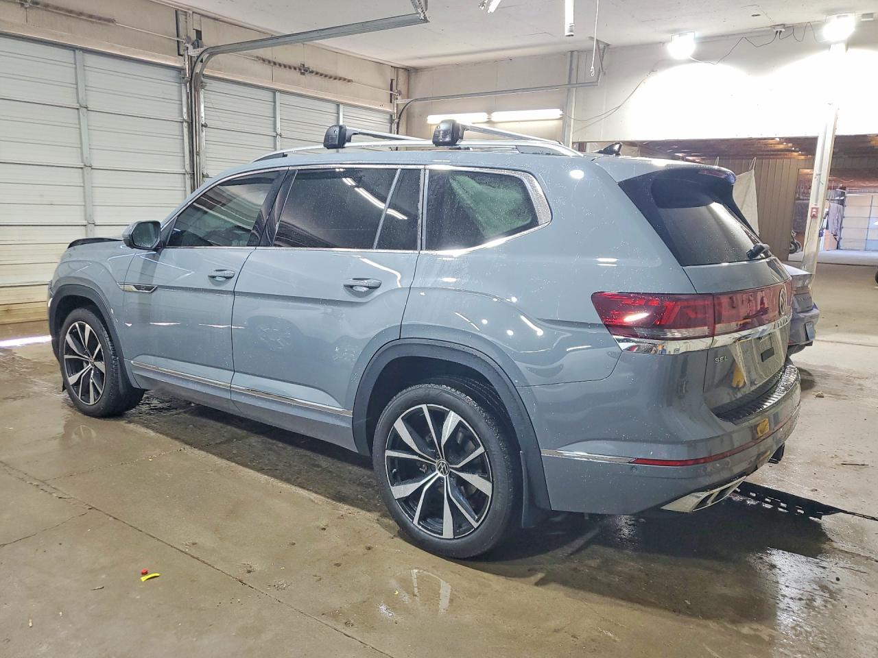 2025 VOLKSWAGEN ATLAS SEL PREMIUM R-LINE — снимка 2