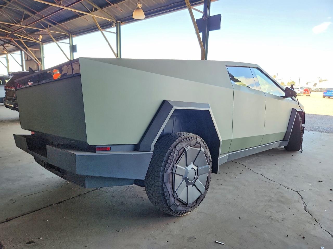 2025 TESLA CYBERTRUCK — снимка 3