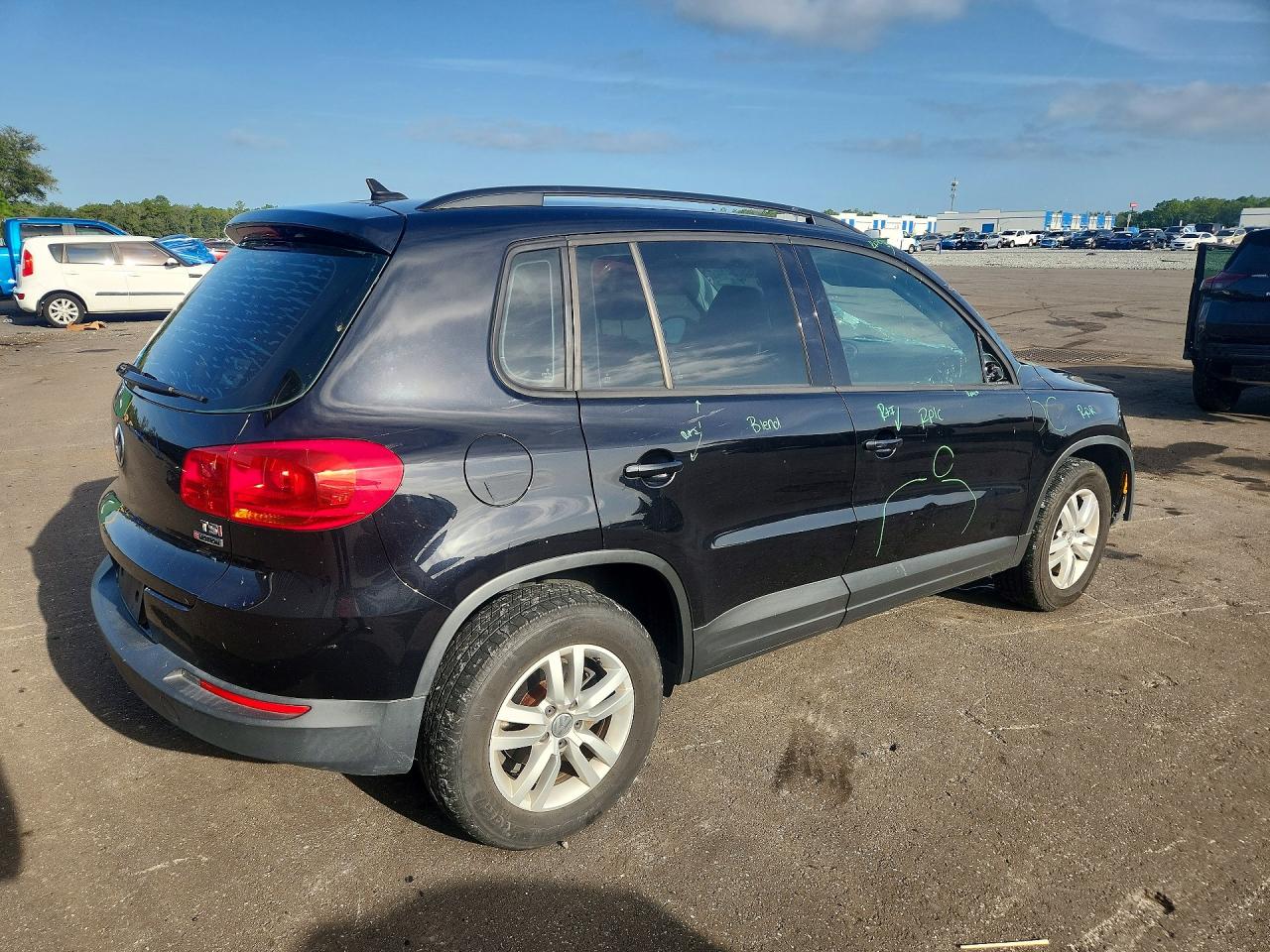2017 VOLKSWAGEN TIGUAN S — снимка 3