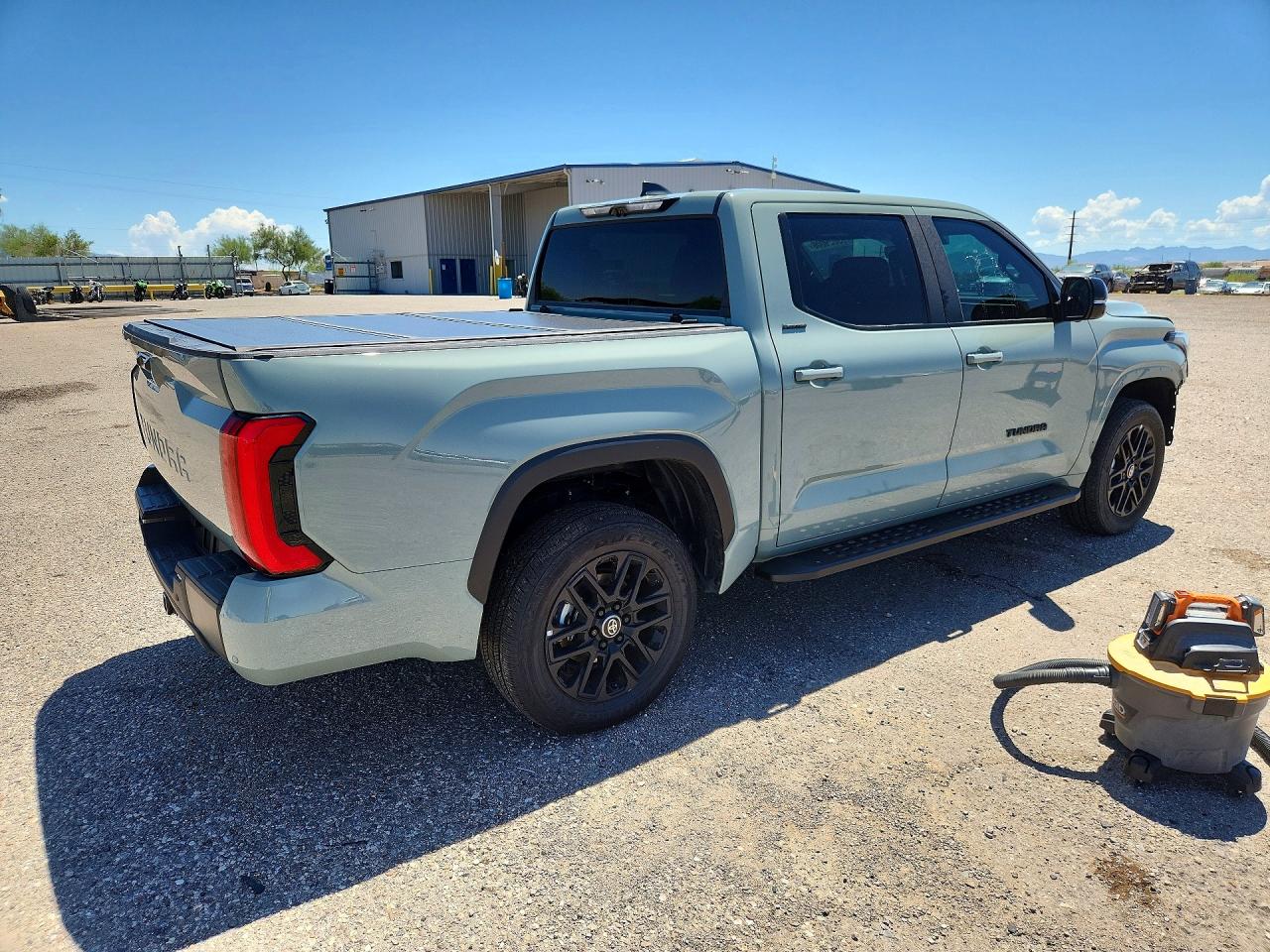 2025 TOYOTA TUNDRA LIMITED — снимка 3