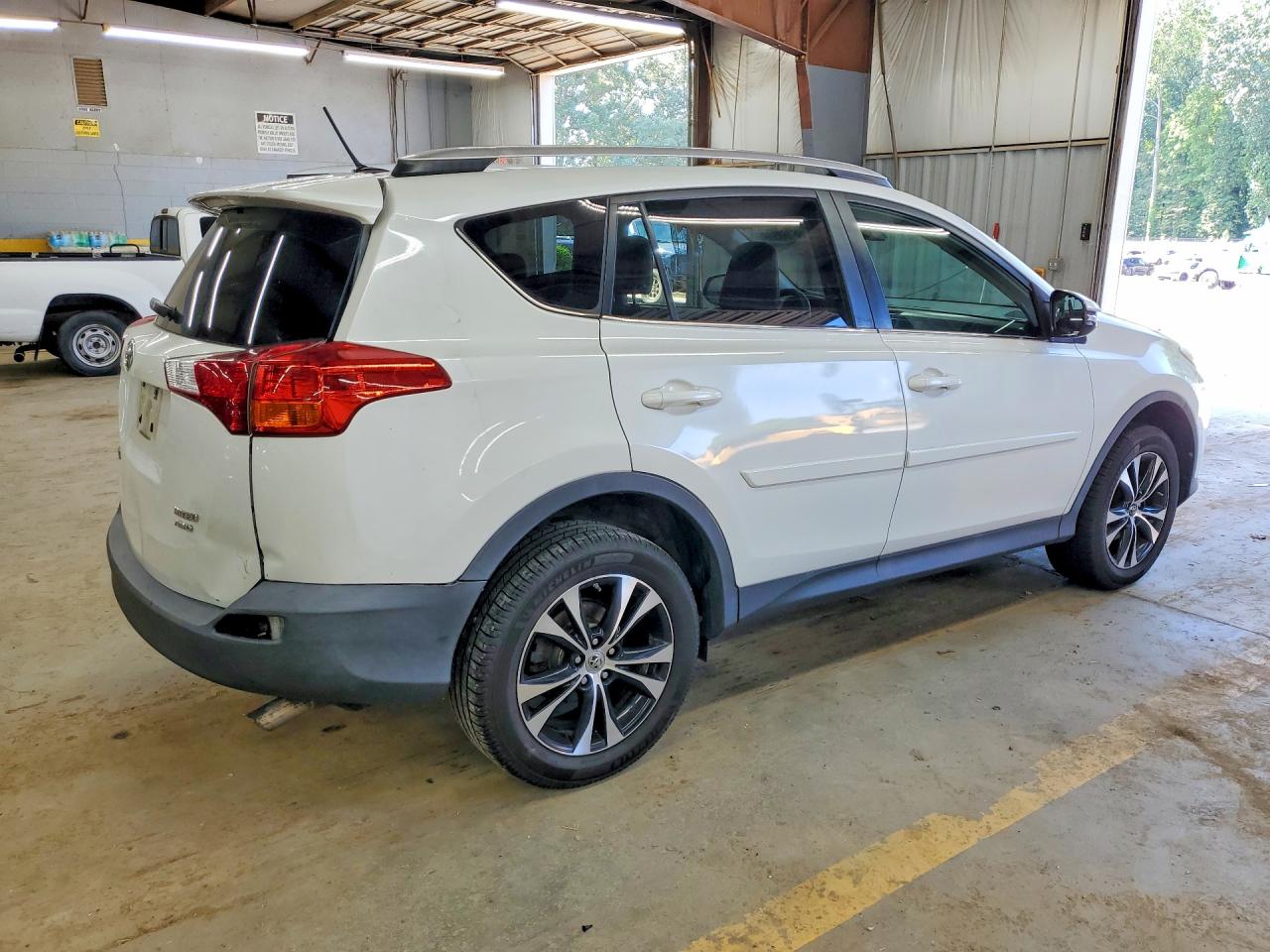 2015 TOYOTA RAV4 LIMITED — снимка 3