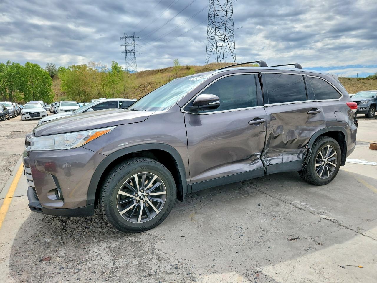 2019 TOYOTA HIGHLANDER XLE