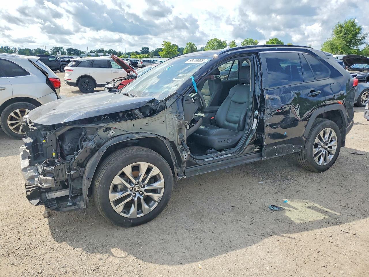 2024 TOYOTA RAV4 XLE