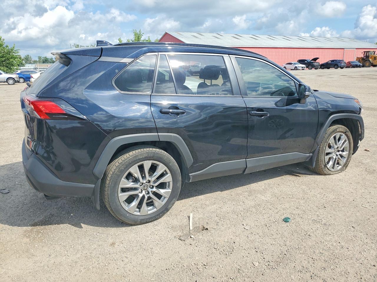 2024 TOYOTA RAV4 XLE — снимка 3