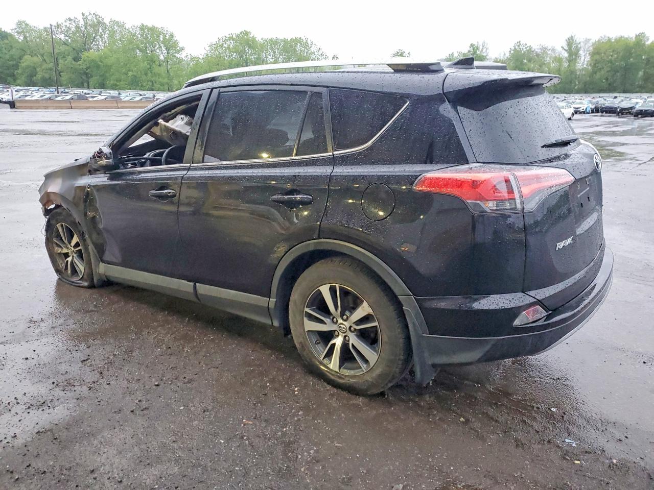 2018 TOYOTA RAV4 XLE — снимка 2