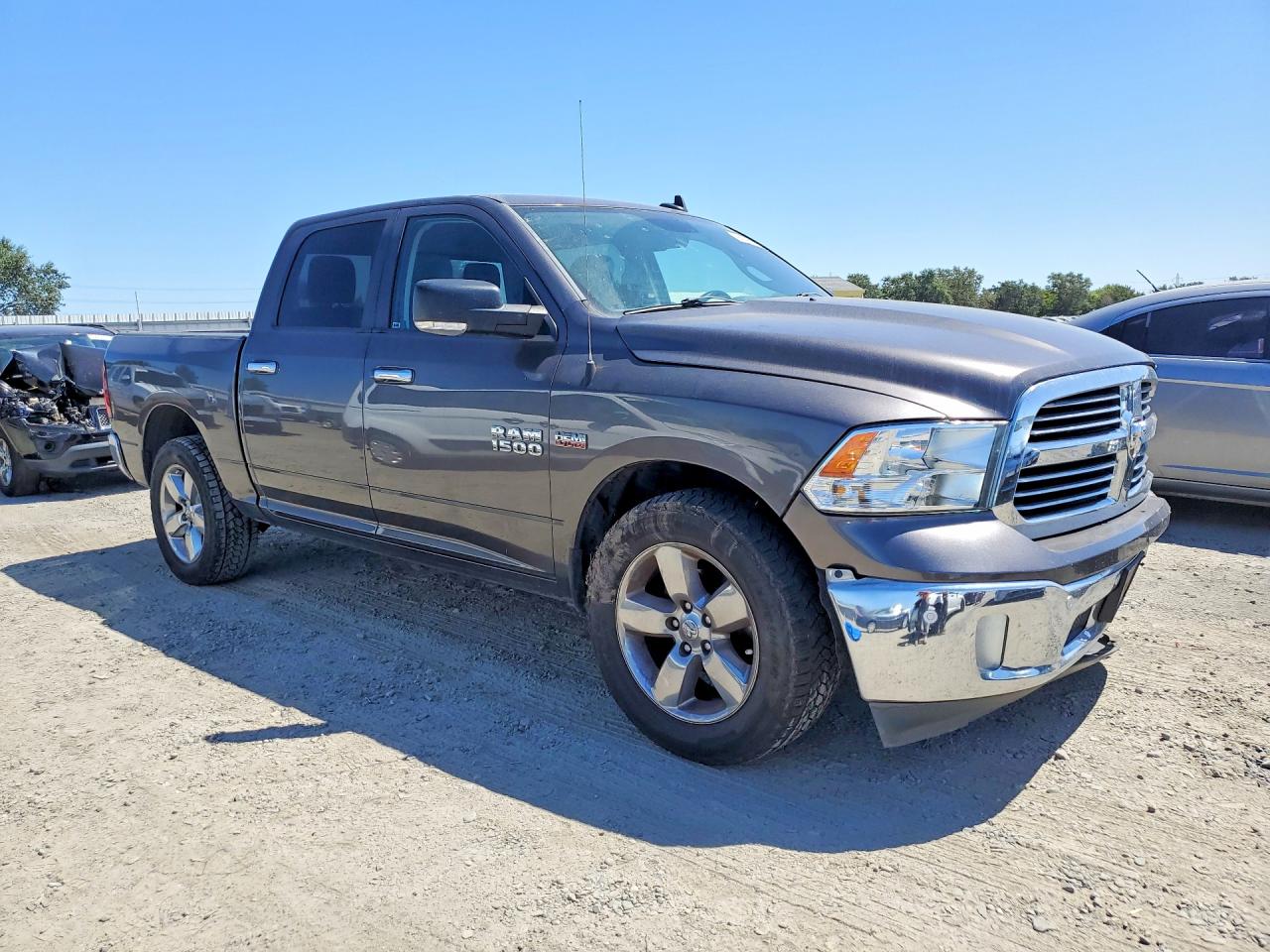 2017 RAM 1500 SLT — снимка 4