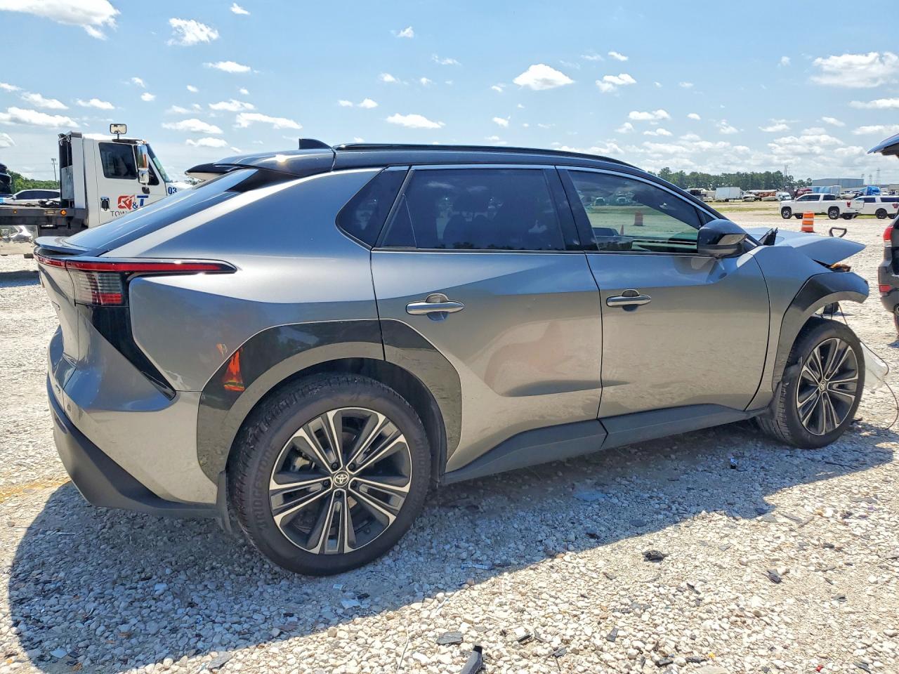 2023 TOYOTA BZ4X LIMITED — снимка 3