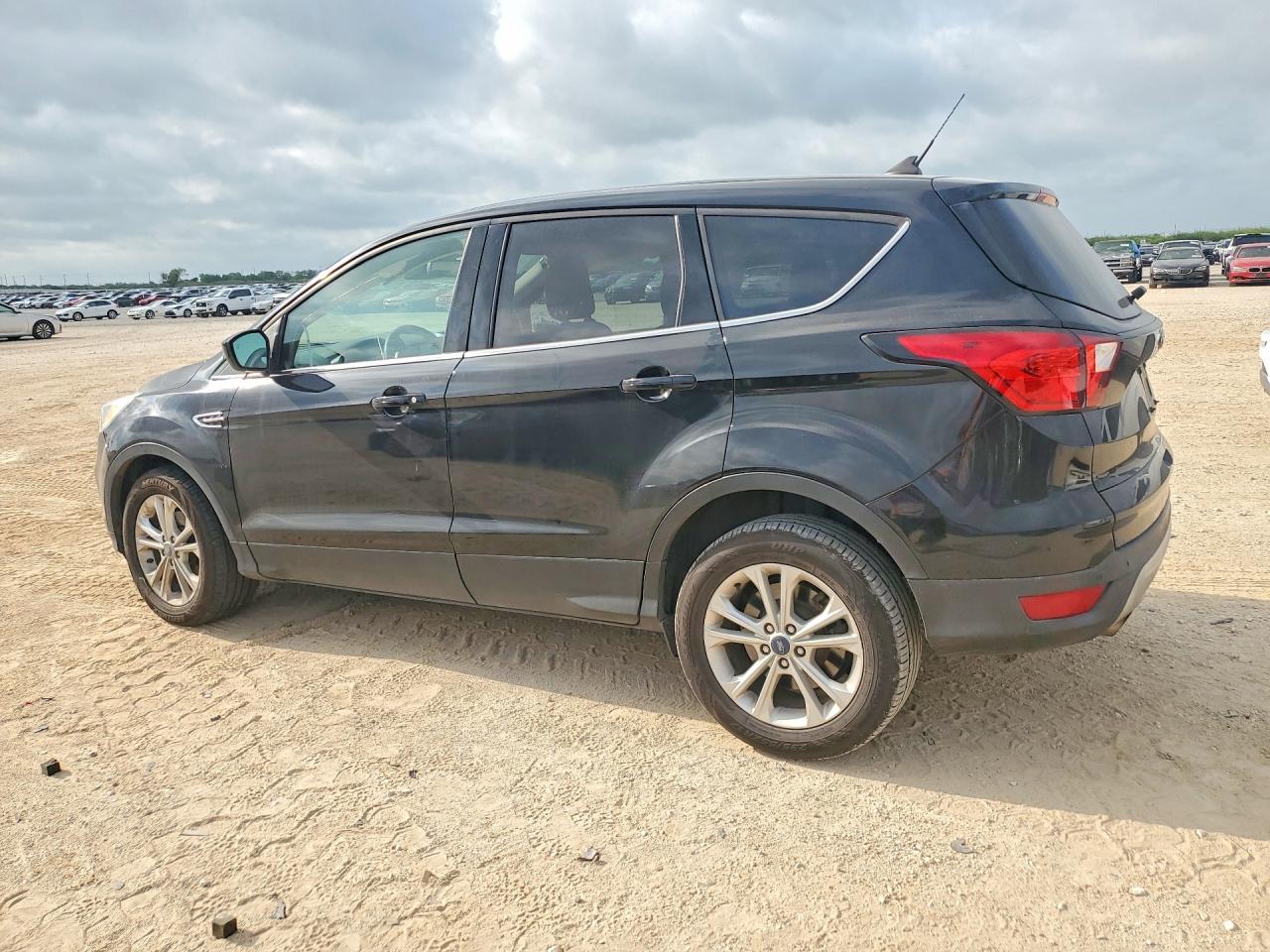 2019 FORD ESCAPE SE — снимка 2