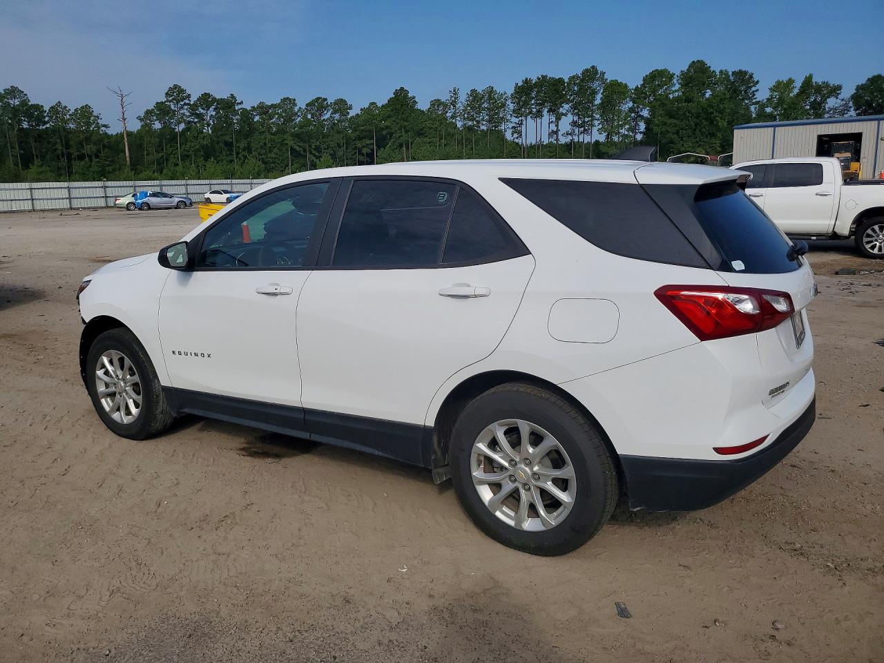 2021 CHEVROLET EQUINOX LS — снимка 2