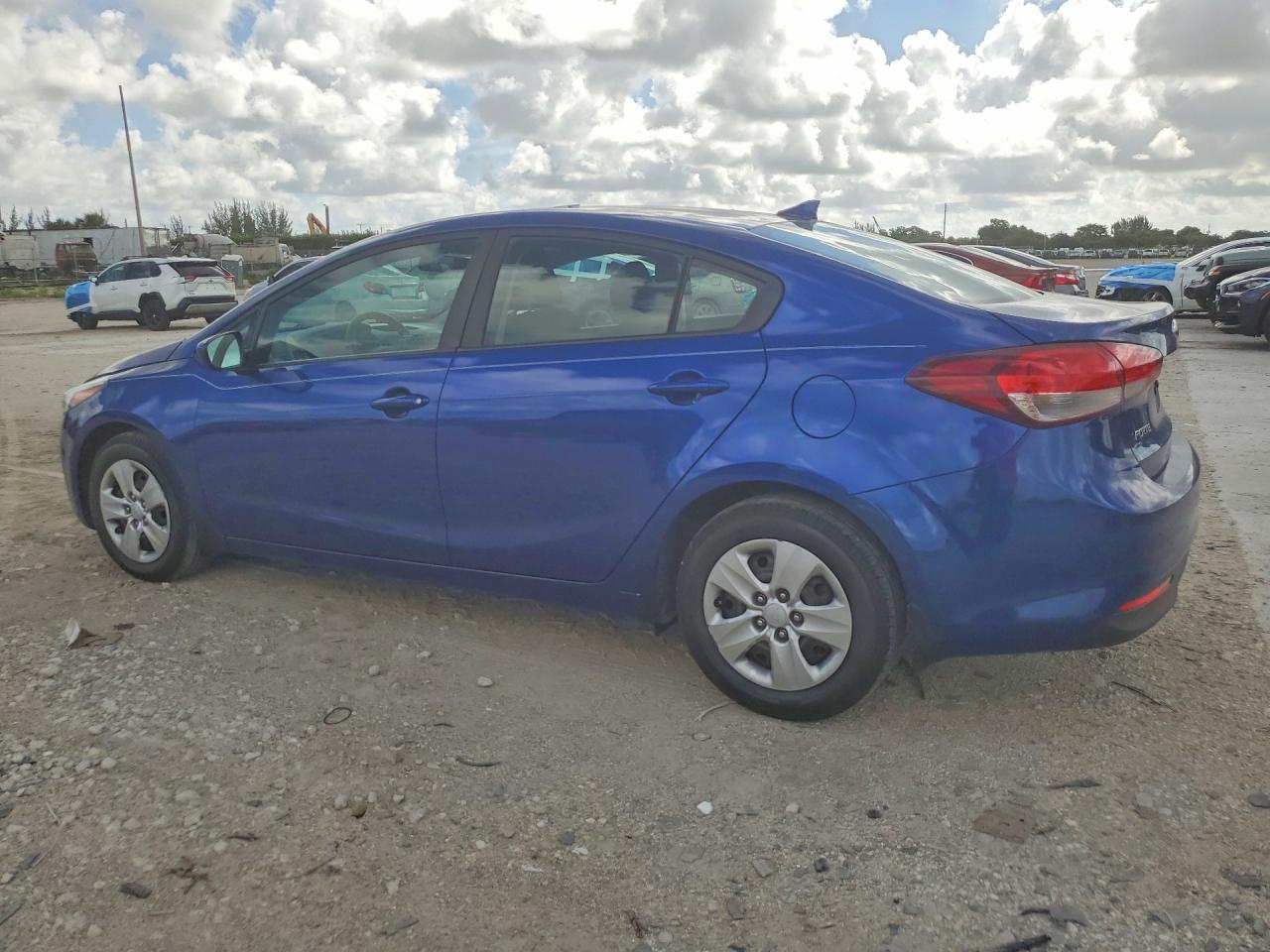 2017 KIA FORTE LX — снимка 2