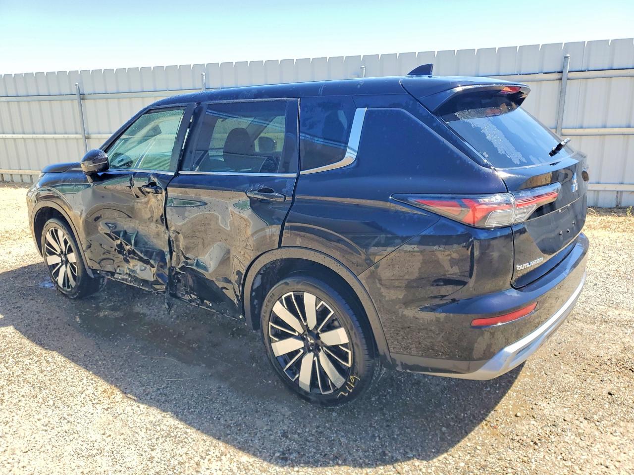 2025 MITSUBISHI OUTLANDER SE — снимка 2