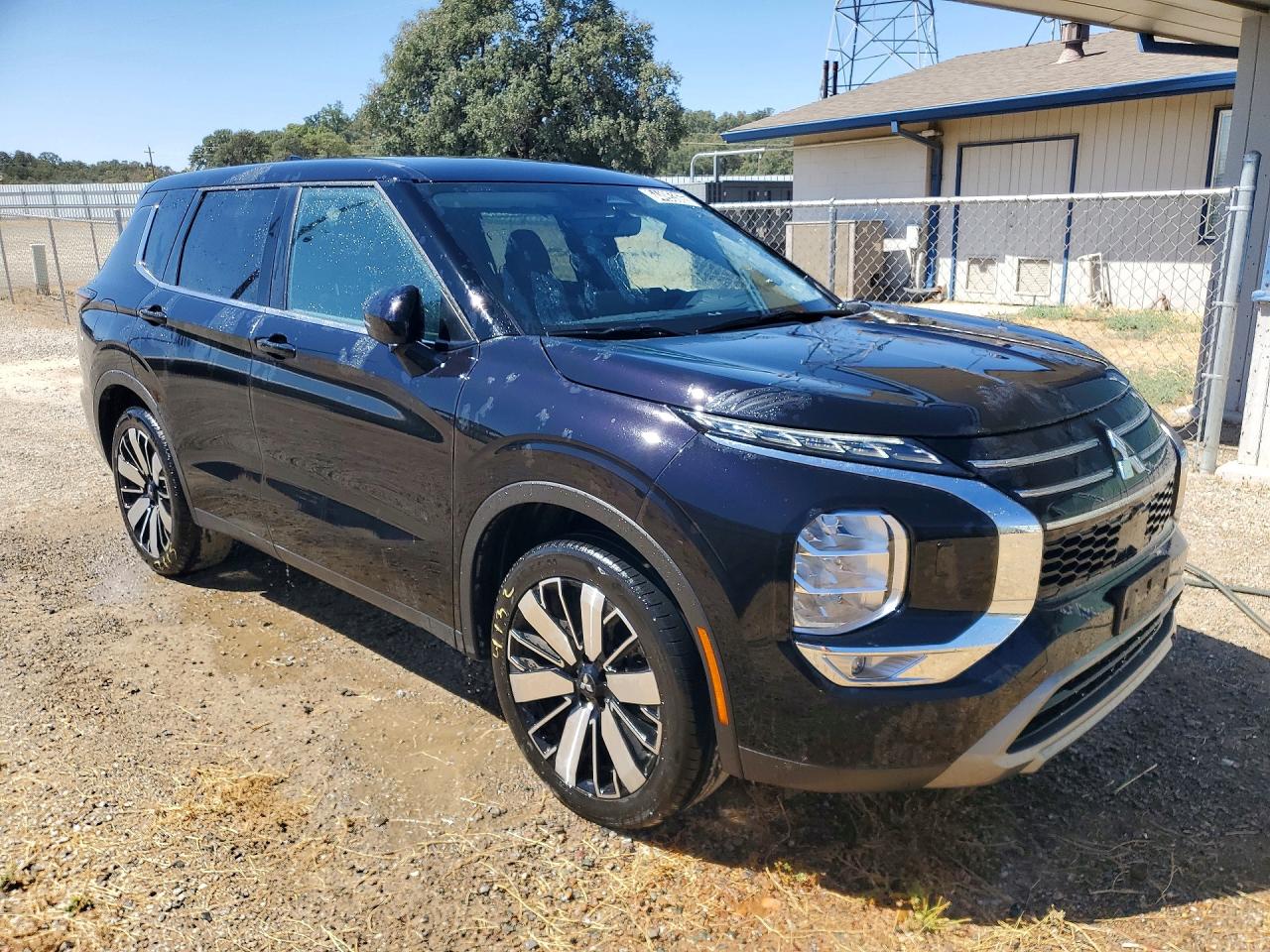 2025 MITSUBISHI OUTLANDER SE — снимка 4