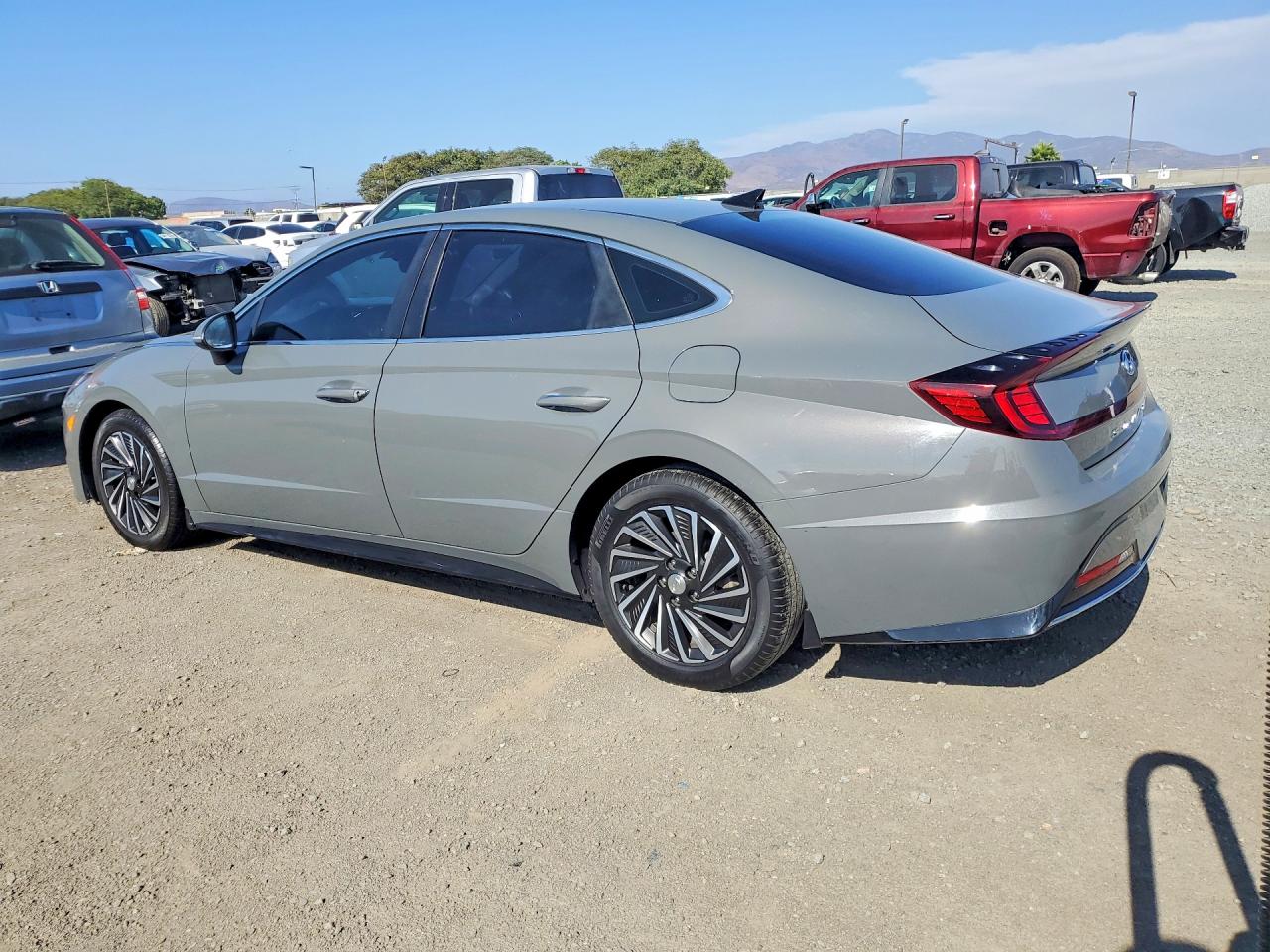 2021 HYUNDAI SONATA HYBRID SEL — снимка 2