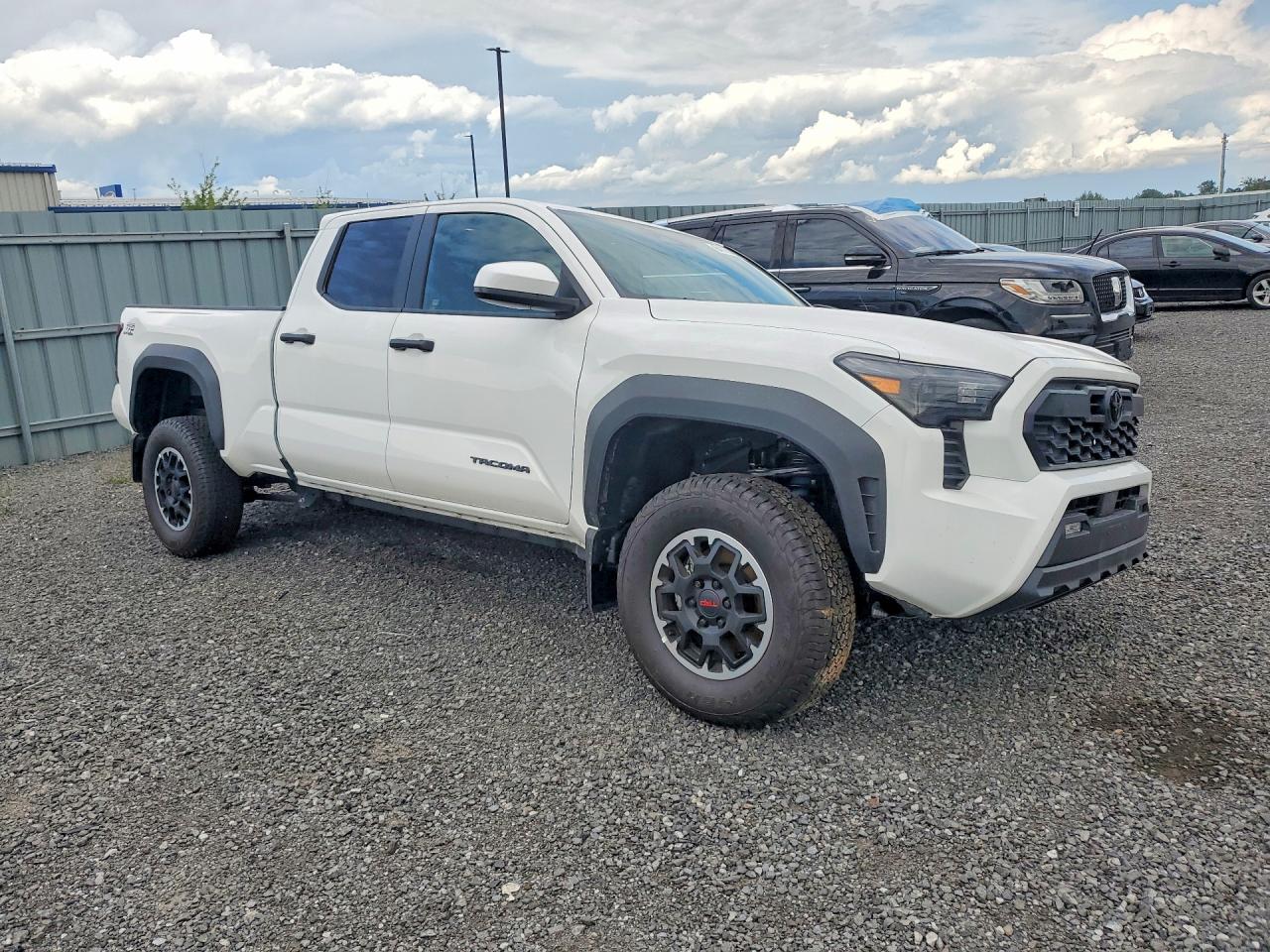 2026 TOYOTA TACOMA SR5 — снимка 4