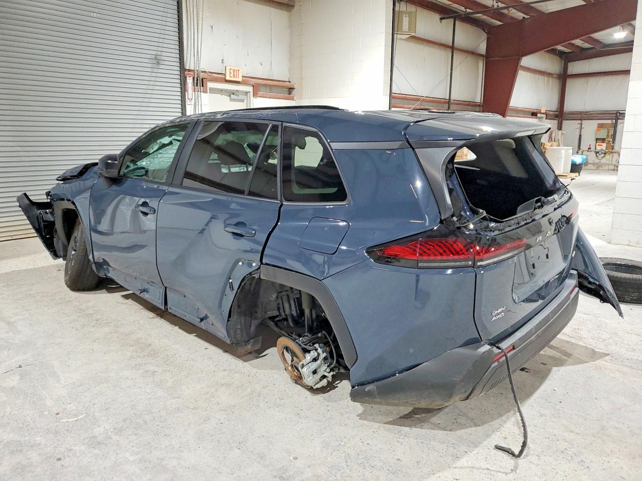 2026 TOYOTA RAV4 LE — снимка 2