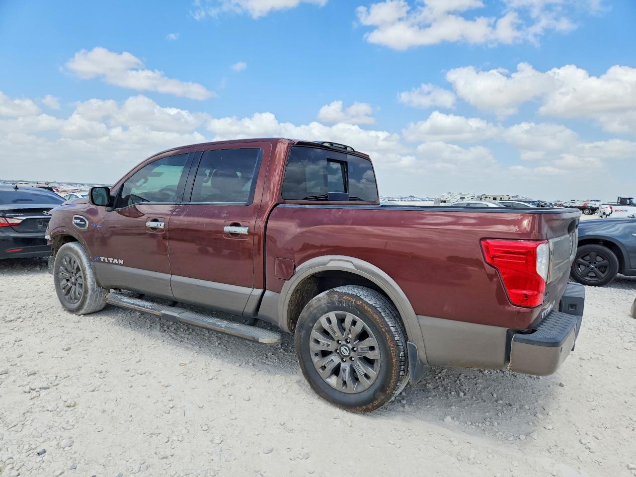 2017 NISSAN TITAN PLATINUM RESERVE — снимка 2