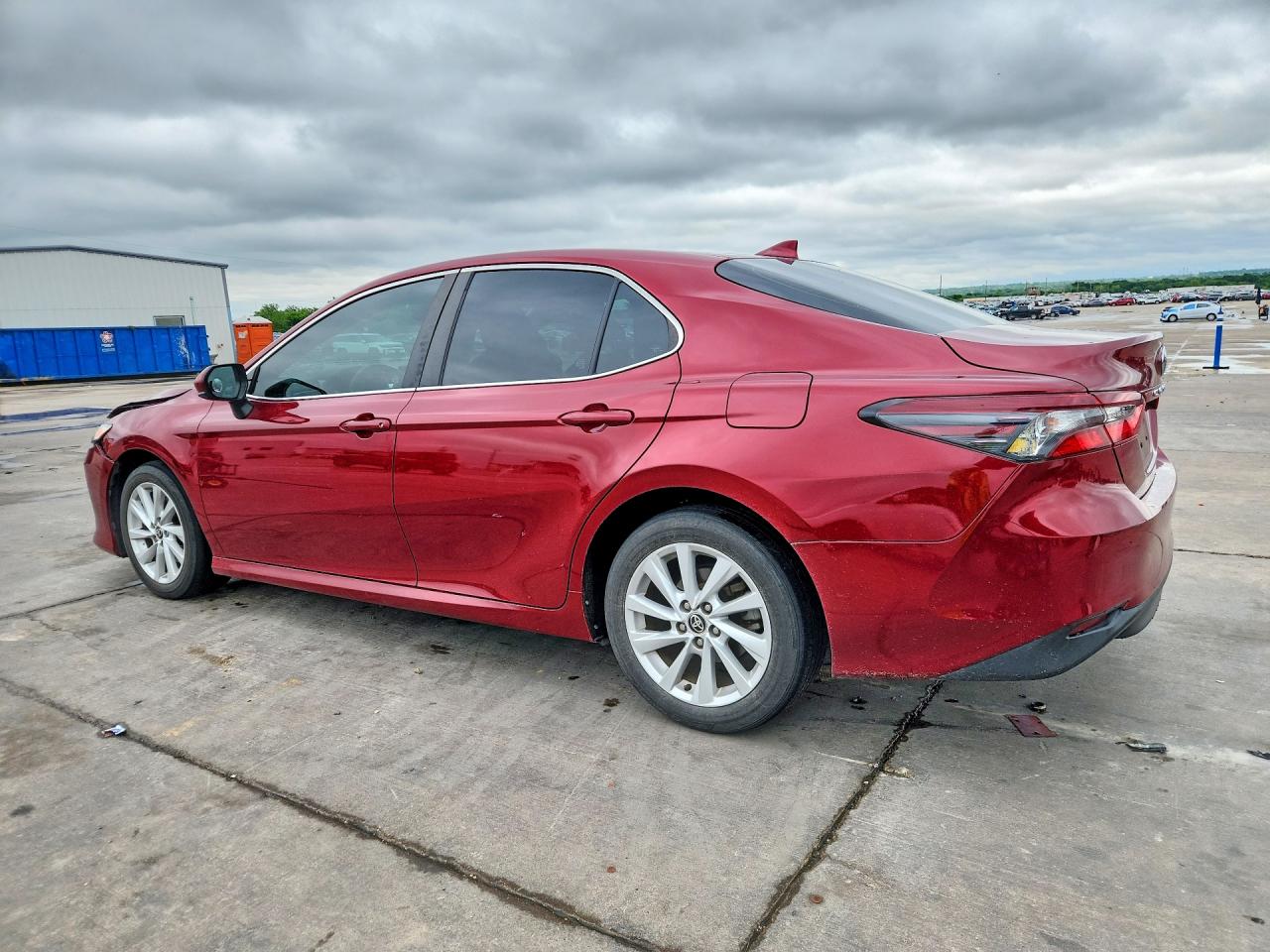 2021 TOYOTA CAMRY LE — снимка 2