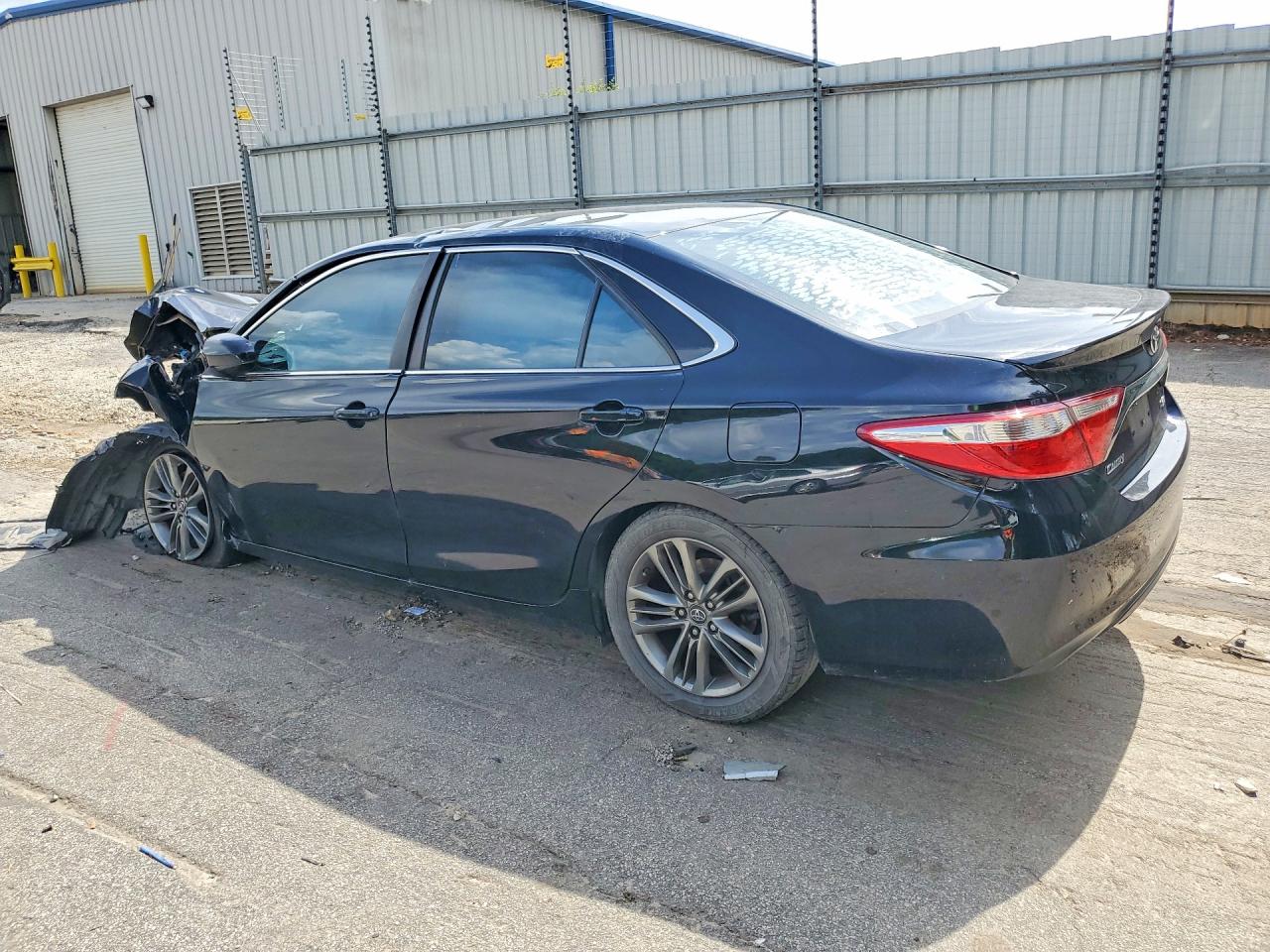 2017 TOYOTA CAMRY SE — снимка 2