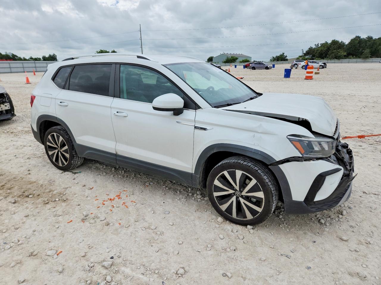 2022 VOLKSWAGEN TAOS SE — снимка 4