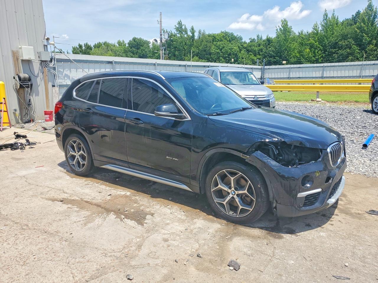 2017 BMW X1 XDRIVE28I — снимка 4