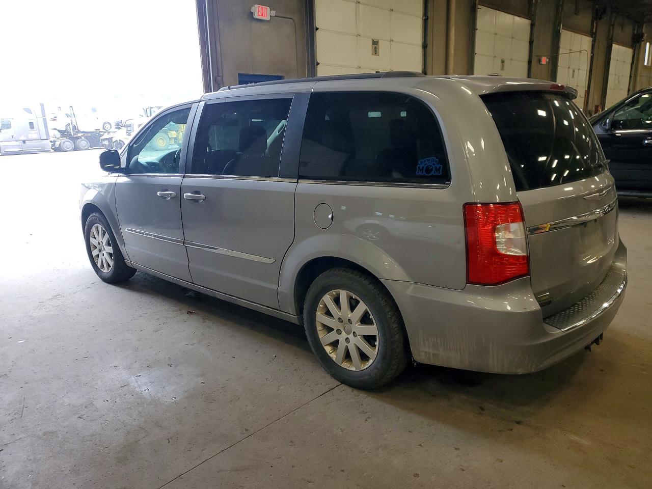 2015 CHRYSLER TOWN & COUNTRY TOURING — снимка 2