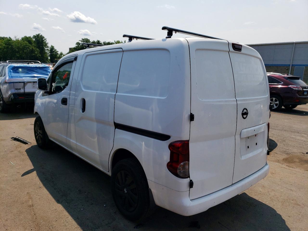 2015 NISSAN NV200 SV — снимка 2