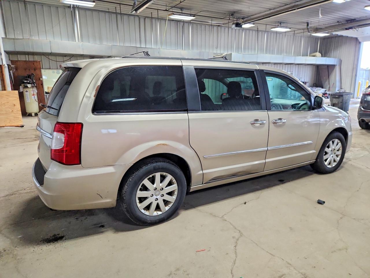 2015 CHRYSLER TOWN & COUNTRY TOURING — снимка 3