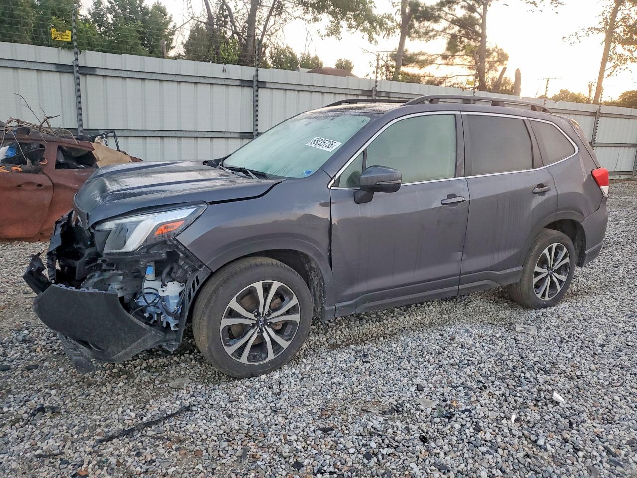 2022 SUBARU FORESTER LIMITED