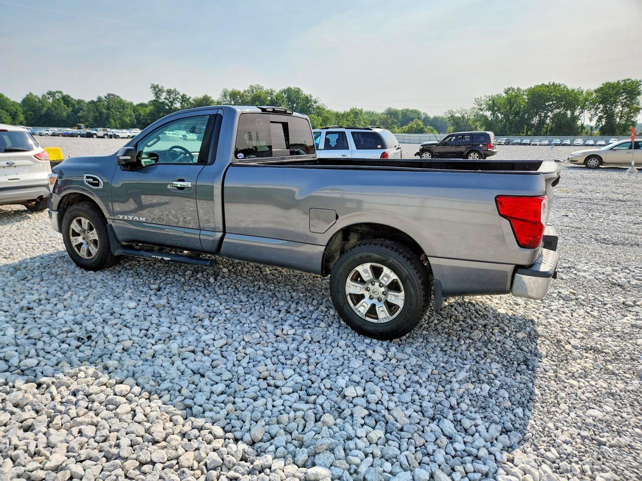 2017 NISSAN TITAN SV — снимка 2