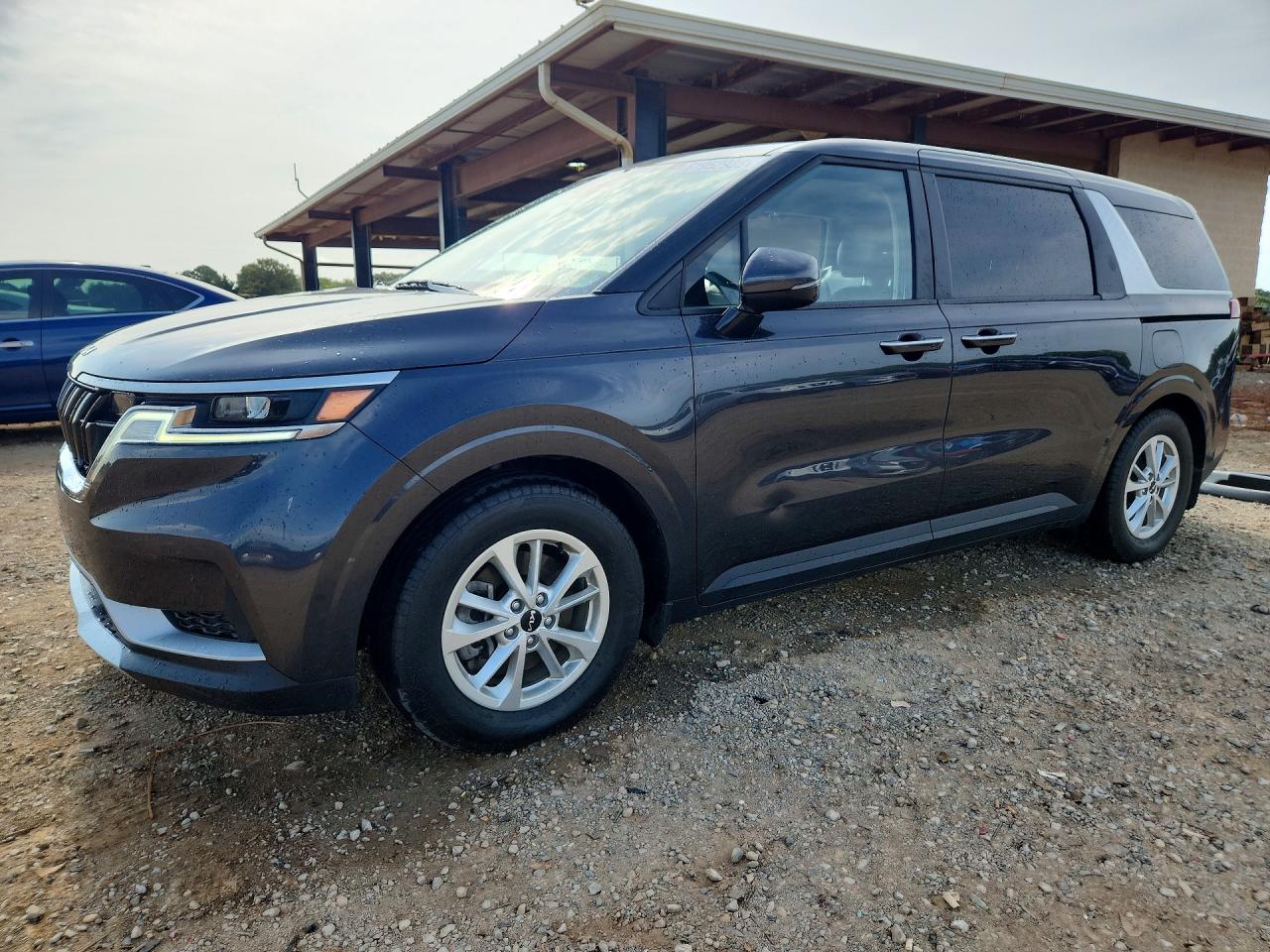2023 KIA CARNIVAL LX