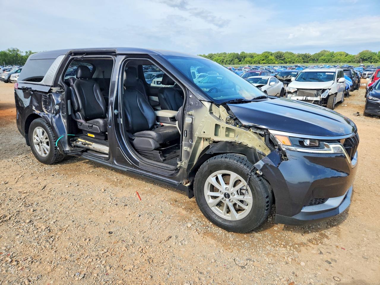 2023 KIA CARNIVAL LX — снимка 4