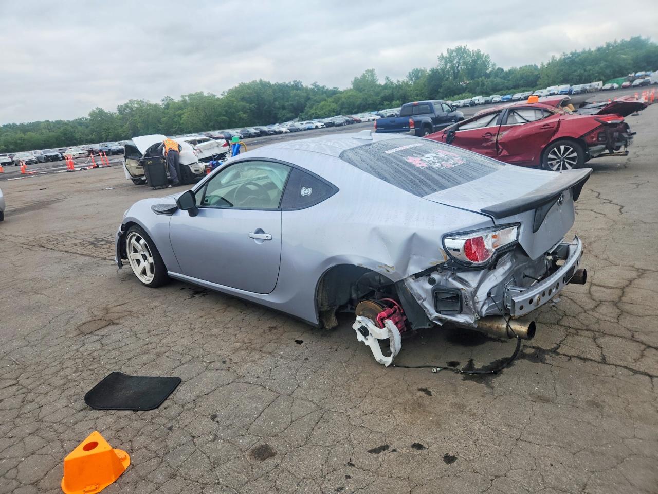 2016 SUBARU BRZ 2.0 LIMITED — снимка 2