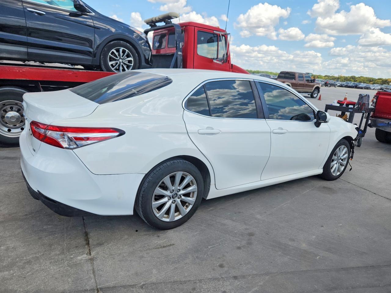 2018 TOYOTA CAMRY LE — снимка 3