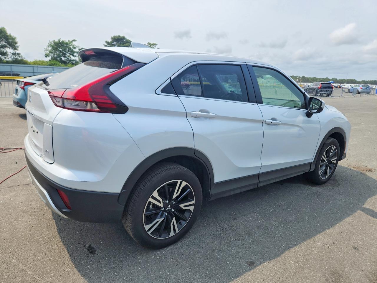 2025 MITSUBISHI ECLIPSE CROSS SE — снимка 3