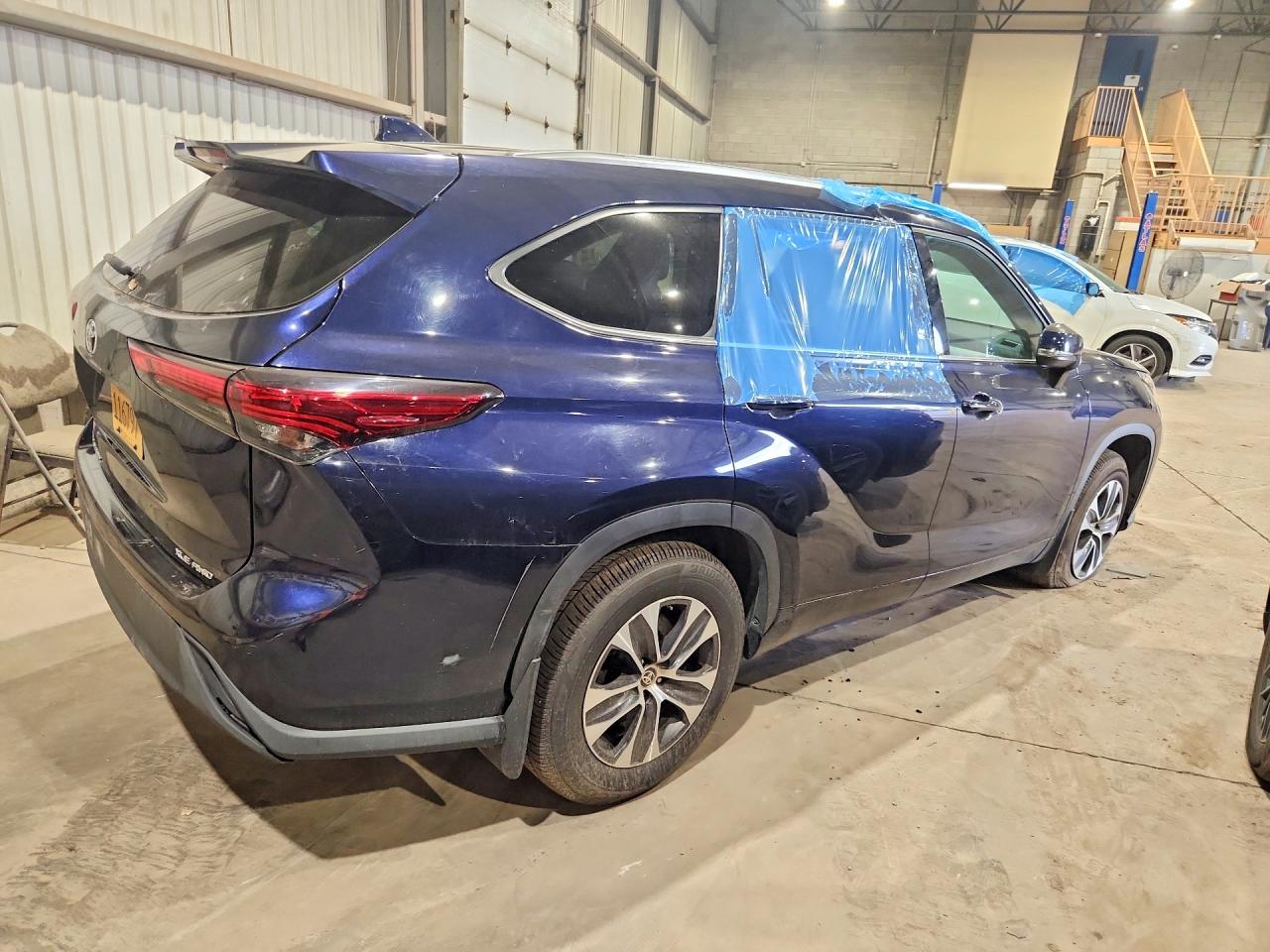 2021 TOYOTA HIGHLANDER XLE — снимка 3