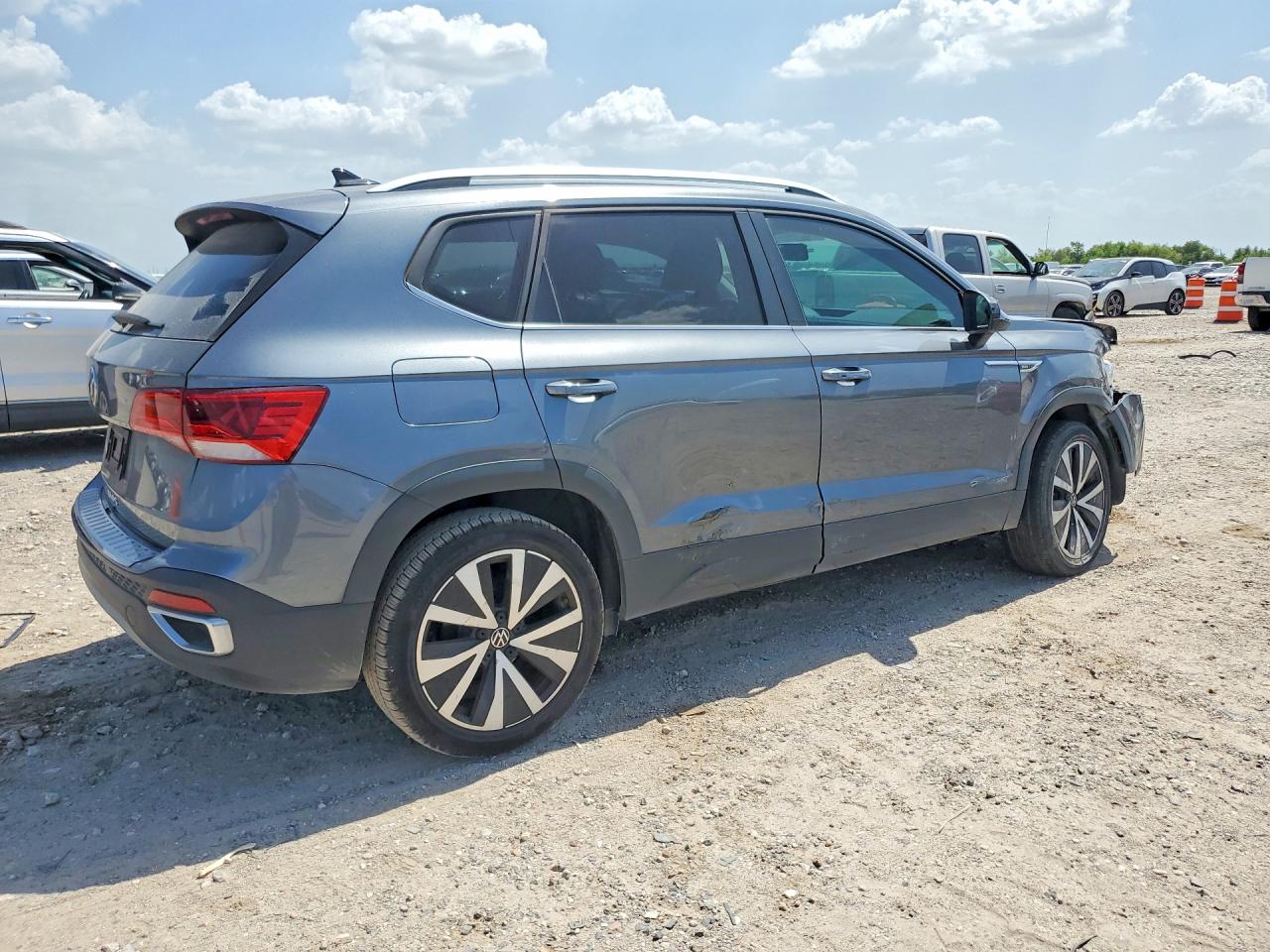 2022 VOLKSWAGEN TAOS — снимка 3
