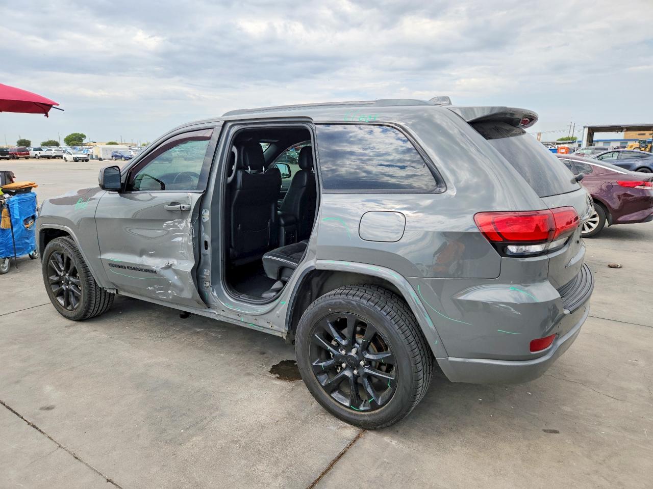 2019 JEEP GRAND CHEROKEE LAREDO — снимка 2