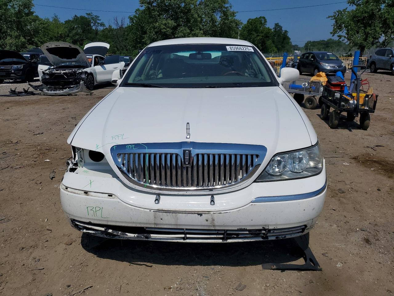 2011 LINCOLN TOWN CAR SIGNATURE LIMITED — снимка 5