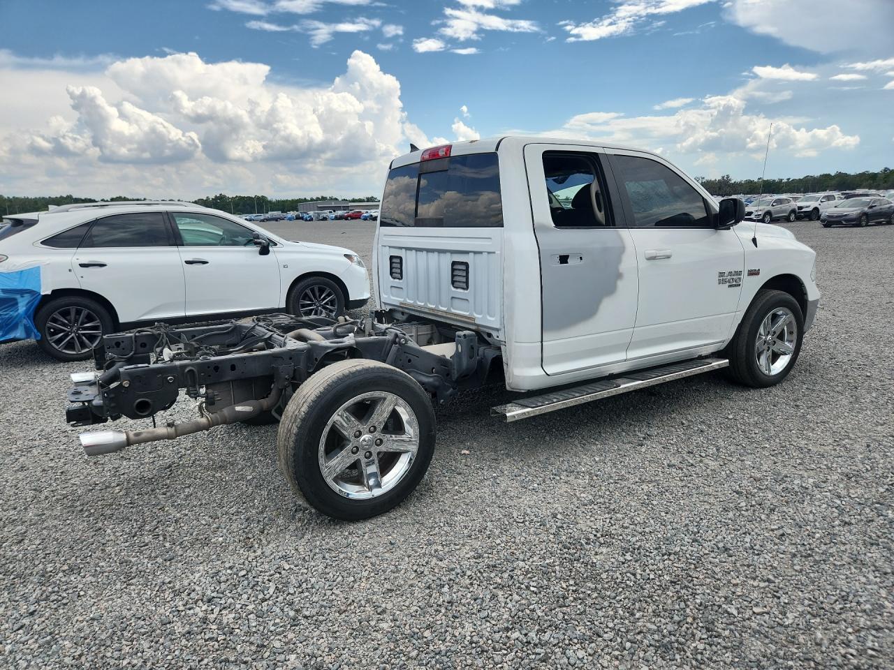 2019 RAM 1500 CLASSIC SLT — снимка 3