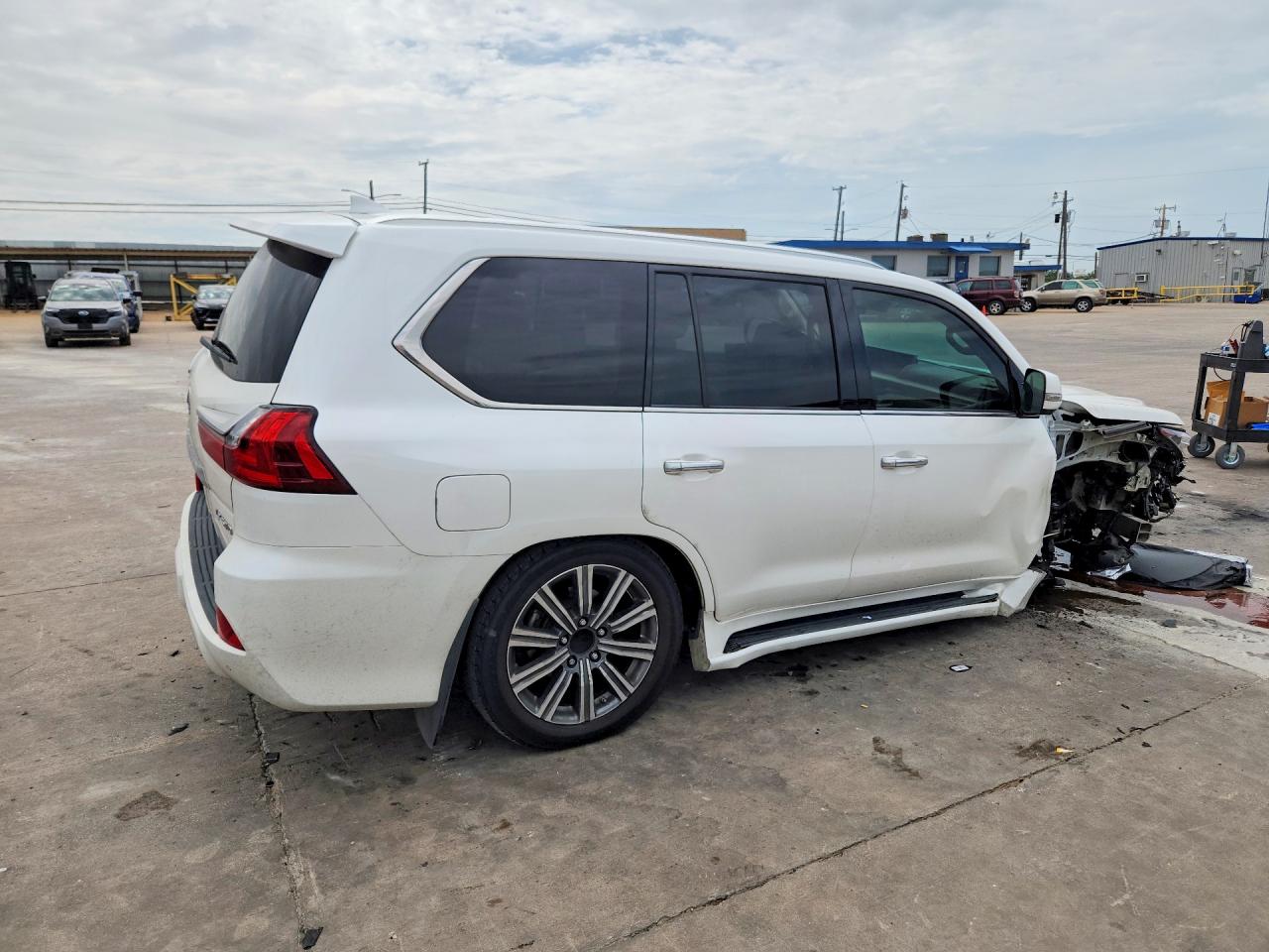 2017 LEXUS LX 570 — снимка 3