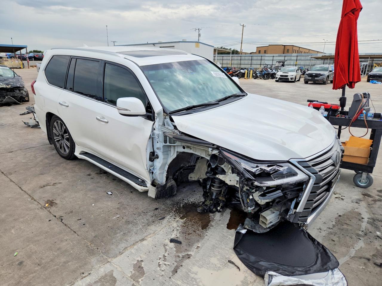 2017 LEXUS LX 570 — снимка 4