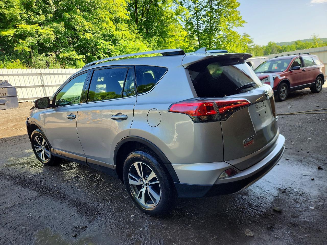 2016 TOYOTA RAV4 XLE — снимка 2