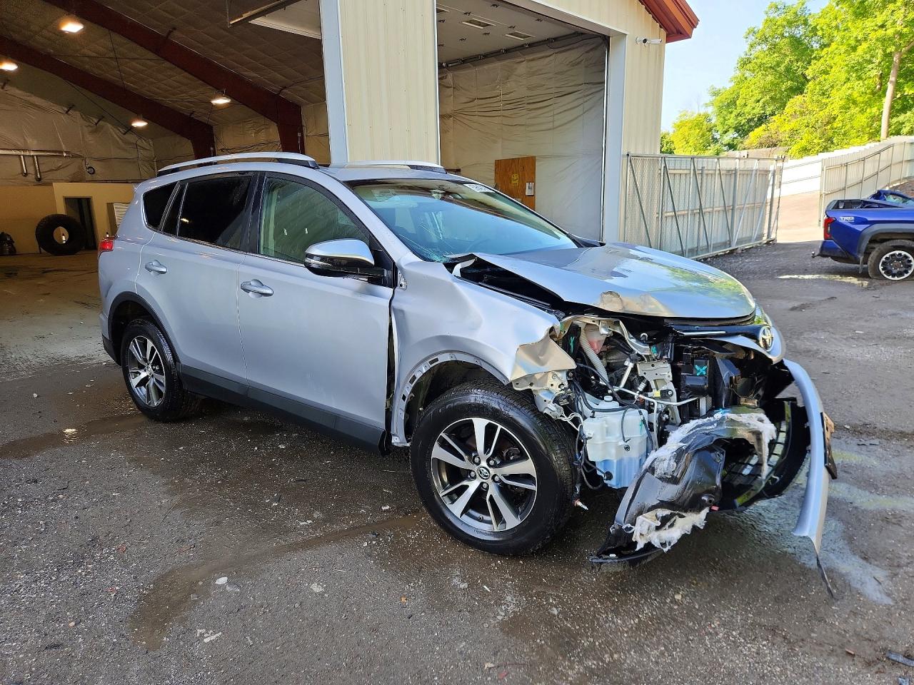 2016 TOYOTA RAV4 XLE — снимка 4