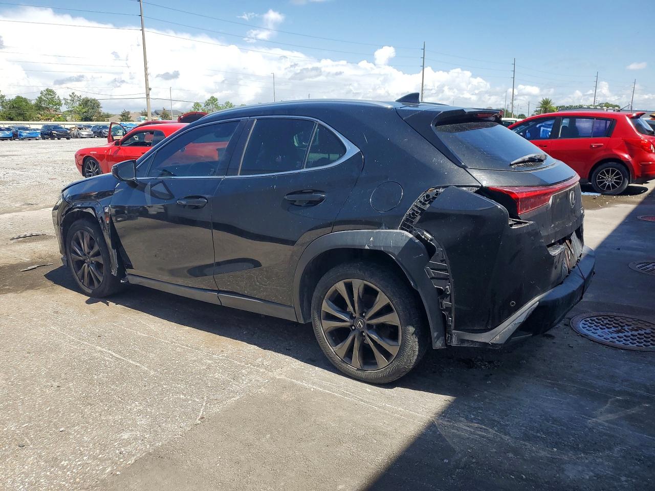 2019 LEXUS UX 200 — снимка 2