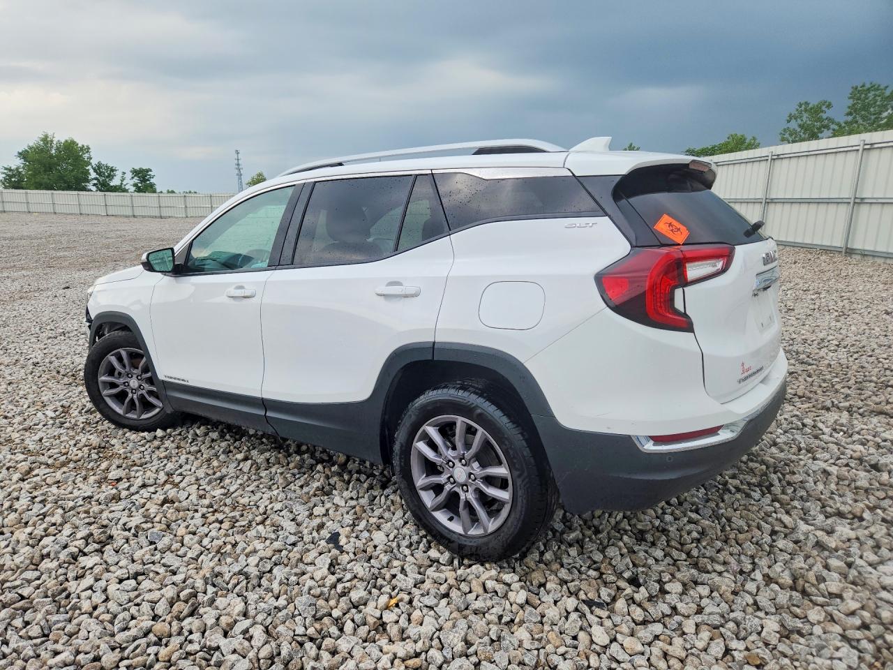 2023 GMC TERRAIN SLT — снимка 2