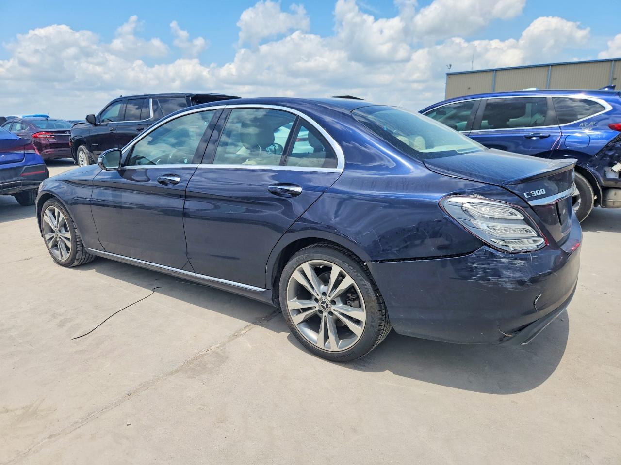2018 MERCEDES-BENZ C-CLASS C300 — снимка 2