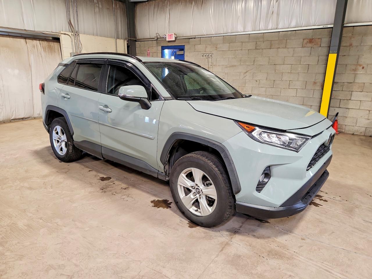 2020 TOYOTA RAV4 XLE — снимка 4