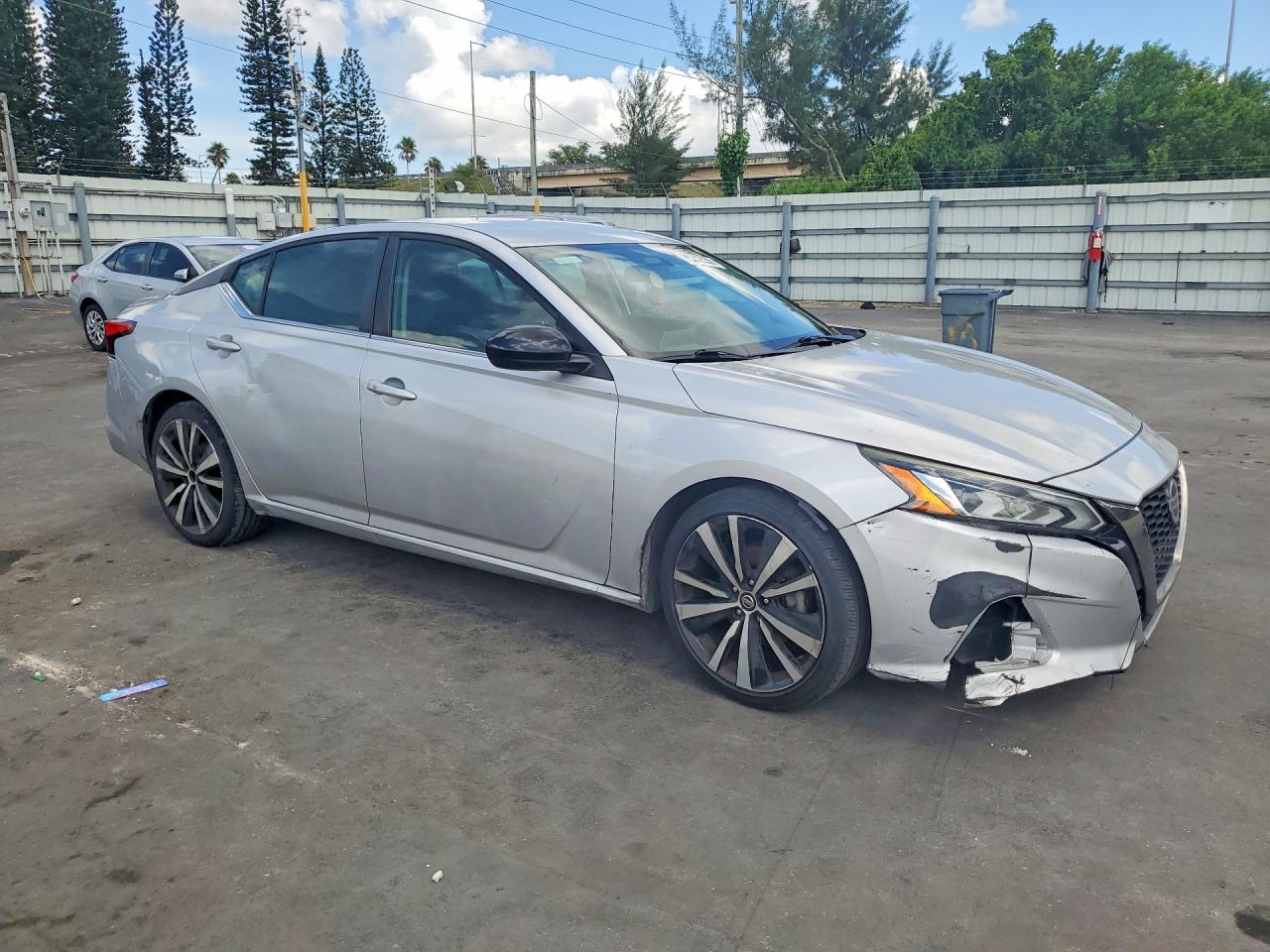 2019 NISSAN ALTIMA SR — снимка 4
