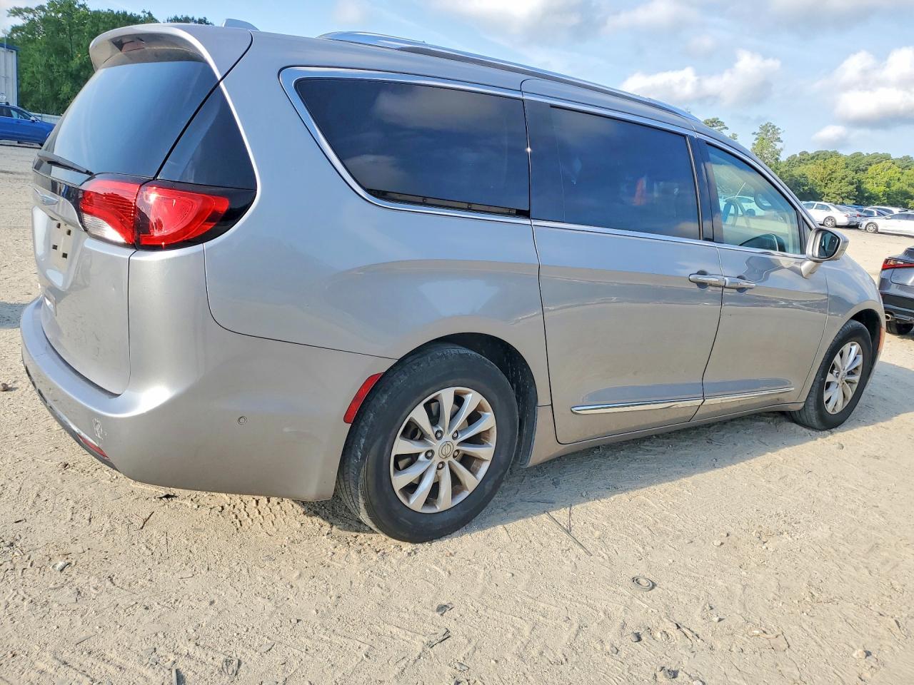 2018 CHRYSLER PACIFICA TOURING L — снимка 3