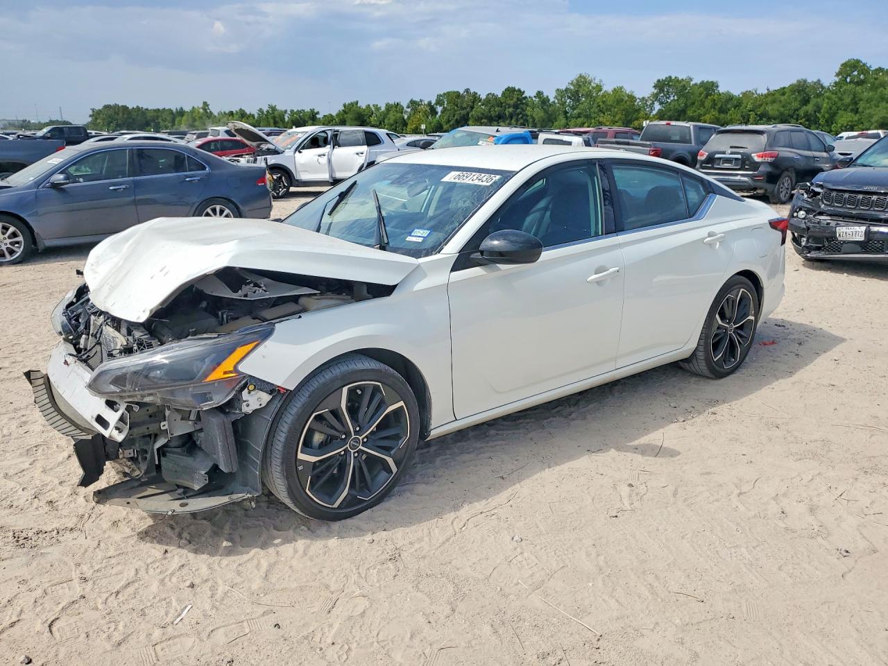 2024 NISSAN ALTIMA SR